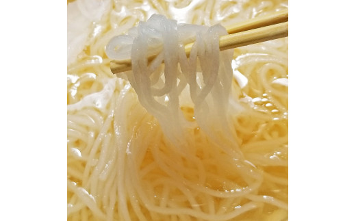 【博多名物】九州産ハーブ鶏水炊き＆国産牛もつ鍋(醤油味)食べ比べセット　各2人前【001-0114】