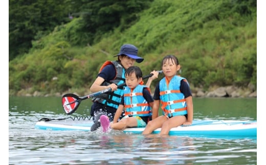 宮川 リバー SUP (サップ) 体験 4名分 ／ R2 SURF UNION 海上散歩 マリンスポーツ 川 アウトドア 一級河川 三重県 度会町