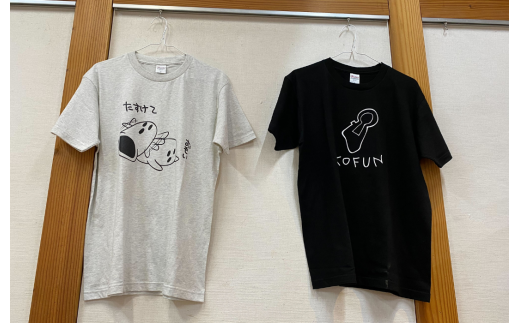 左側がハニワＴシャツです