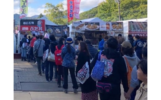 北海道十勝芽室町 特製豚丼36枚（6枚入り×6袋)・牛カルビ串６本セット　me046-001c