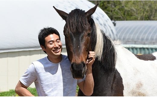 ジオファーム・八幡平では、引退した競走馬（サラブレッド）たちが活躍しています！馬ふんから、堆肥を生産しています。