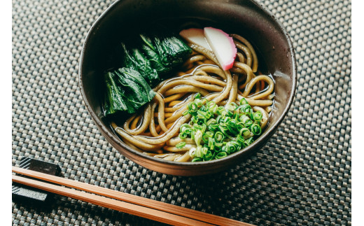 【大和の伝統野菜】下北春まなうどん [3人前×各2袋(1袋あたり麺290g つゆ17ml×3袋)] うどん 麺 麺類