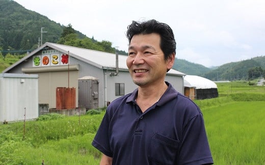 農事組合法人きのこ村の代表・上林さん。