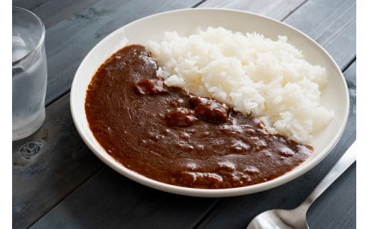 【通常配送】【近江牛 カレー 5箱】肉 牛肉 ブランド牛 三大和牛 和牛 黒毛和牛 保存食 レトルト おかず お惣菜 滋賀県 竜王