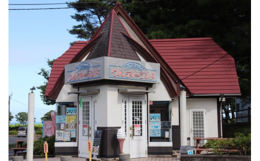 赤い屋根が目印のお店です！（天神岬スポーツ公園内）