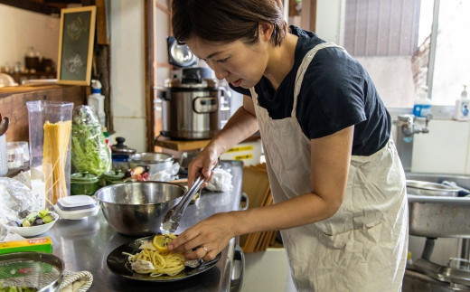 地元の食材を活かしたお魚メニューで島民を笑顔に