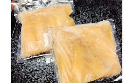 マンボウ（煮つけ）150g×2P まんぼう 翻車魚 食用 食品 食べ物 鮮魚 魚介類 海鮮 珍味 名物 料理 魚料理 煮物 天ぷら 唐揚げ 小分け 美味しい グルメ 加熱用 要加熱 冷凍配送【R01010】