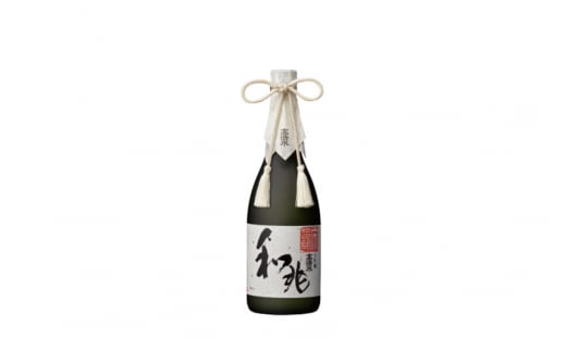 高清水 大吟醸 和兆 720ml×1本【化粧箱入り】 秋田の厳しい寒さが生んだ 華やかでまろやかな味わい 日本酒 地酒