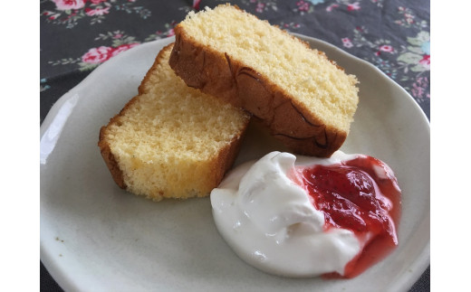 素朴な味わいのガトーサボアは、生クリームやジャムを添えても美味しくいただけます。