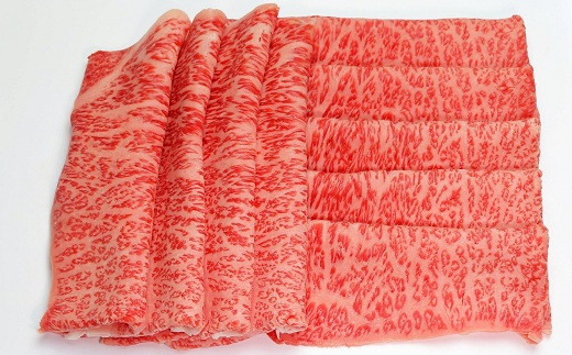 3カ月目は、丹波牛のしゃぶしゃぶ用500g（3～4人前）。肉質はきめ細かく香りも上質。霜降りとと赤身のバランスが絶品です。