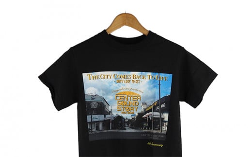 【5周年記念】CENTER SOUND STORY　Tシャツ　黒（XLサイズ）【 生活雑貨 日用品 ファッション カジュアル シャツ shirt photoTシャツ 半袖 メンズ レディース 兼用 ユニセックス オリジナル 周年 記念品 プレゼント 贈答 贈り物 ギフト 南国 沖縄土産 】