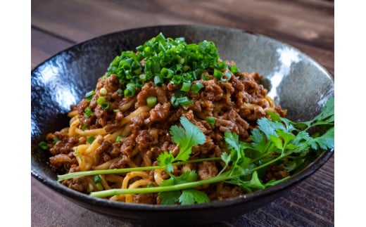 【3月お届け】【近江牛 肉味噌そぼろ】肉 牛肉 肉みそ そぼろ ミンチ ブランド牛 三大和牛 和牛 黒毛和牛 冷凍 お弁当 おかず お惣菜 滋賀県 竜王