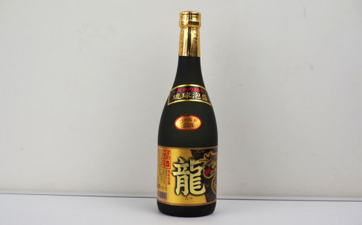 琉球泡盛「龍」ゴールド1800ml＆720ml2本セット計2520ml 水割り ロック お湯割り 焼酎 飲料 定番 初心者 飲みやすい 地酒 お酒 贈り物 沖縄 辰 ドラゴン 湧水 ギフト お土産 人気 古酒 マイルド