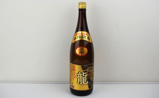 琉球泡盛「龍」ゴールド1800ml＆720ml2本セット計2520ml 水割り ロック お湯割り 焼酎 飲料 定番 初心者 飲みやすい 地酒 お酒 贈り物 沖縄 辰 ドラゴン 湧水 ギフト お土産 人気 古酒 マイルド