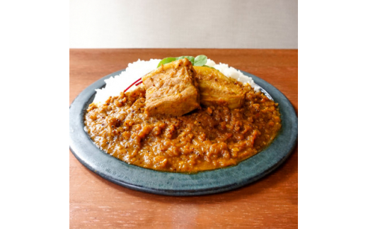 ＜肉が主役!＞豚バラ塊肉カレー (8食入り)【1399494】