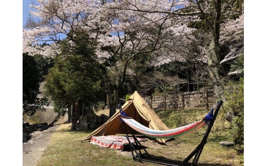 かぶとの森テラス宿泊補助券(3000円分) 亀山市/三栄林産株式会社 キャンプ オートキャンプ コテージ [AMAD001]