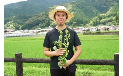 森澤祥典さん
土佐町生まれの土佐町育ち。ご両親と一緒に栽培している、数少ない専業農家さん。