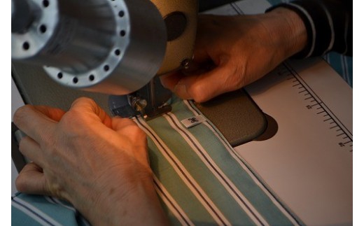 H TOKYO　パン刺繍入りハンカチ2枚セット【世田谷みやげ】ハンカチ 高品質 職人 刺繍 雑貨 日用品 ハンドタオル タオル パン セット ギフト プレゼント 贈り物