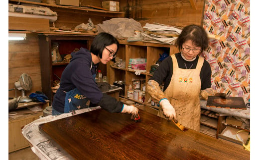 【DBR濃いめの茶色】玄関椅子・シート高さ40cm両肘付き【国産クリ使用・着色オイル仕上げ】完成品 両肘付き椅子 木製 手作り 椅子 インテリア シンプル ナチュラル 玄関　リビング【大鹿野工房】