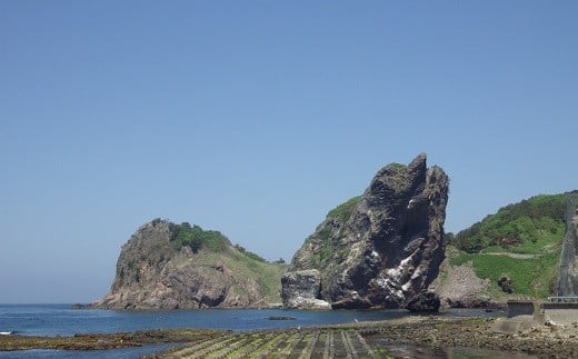 巨大な願掛岩が目の前に。パワースポットです。