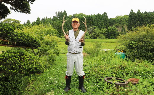 鴨川市で有害鳥獣駆除のハンターとして活躍する横峯工芸の渡邉さん。
とらえた獲物を「いただく」ことをとても大切にします。