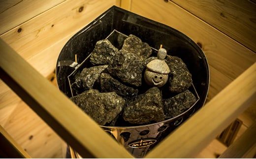 渋温泉ならではの源泉かけ流し温泉も一緒に！温泉付貸切サウナ100分利用券（1～4名）【ロウリュ サウナ 完全個室  完全予約制 温泉 癒し 渋温泉 かけ流し 長野 】