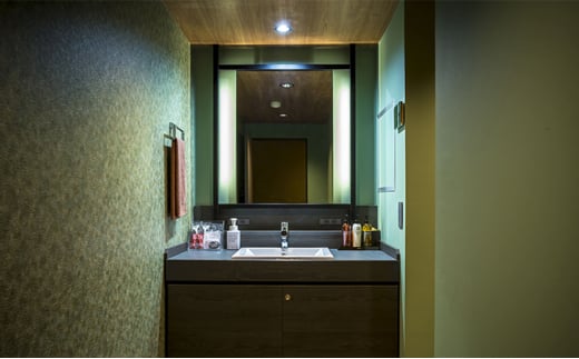 渋温泉ならではの源泉かけ流し温泉も一緒に！温泉付貸切サウナ100分利用券（1～4名）【ロウリュ サウナ 完全個室  完全予約制 温泉 癒し 渋温泉 かけ流し 長野 】