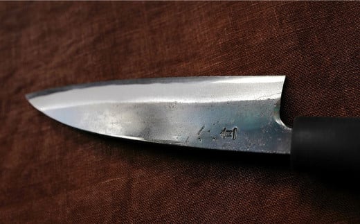 黒打ち小出刃包丁（135mm、両刃）