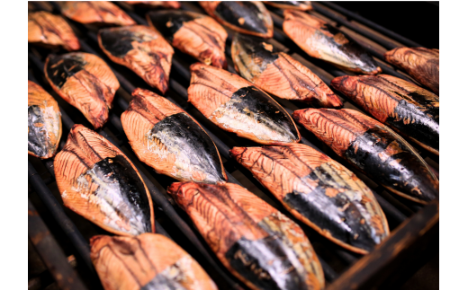 燻し鰹 生節【ほぐし】 醤油味  60g × 3袋 ／鰹 カツオ なまりぶし なまり節 生節 ほぐし フレーク 醤油 しょうゆ しょうゆ味 薫製 スモーク お酒 おつまみ ご飯 おにぎり サラダ アレンジ 老舗 角助屋 伊勢 志摩 三重県 5000円 5千円 五千円