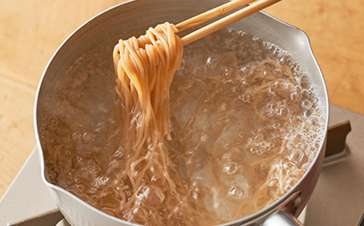 グルテンフリーの玄米麺と日本海のあごだし麵つゆセット（6食）【島根県 雲南市 米 こめ コメ 玄米 有機米 農薬不使用 化学肥料不使用 gluten 安心 安全ア ゴ 飛魚】