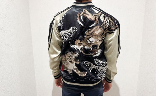 ふるさと納税 服 神奈川県 横須賀市  Sサイズ スカジャン 龍虎波柄 刺繍　サイズはS・M・L・XL・XXL 服 ジャケット じゃけっと スカジャン すかじゃん おしゃ… 横須賀柄刺繍スカジャン 服 ジャケット じゃけっと スカジャン