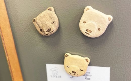 【シナ】しろくまのマグネット 1点 手彫り 木製 糸島市 / しろくも工房【いとしまごころ】 [AEO013-1]