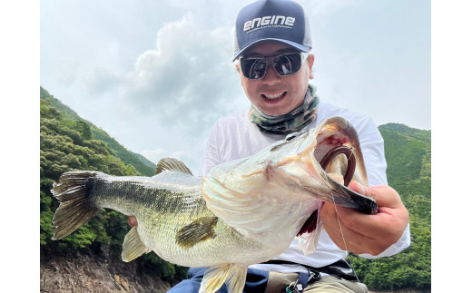 バス釣りガイドサービスin池原ダム!チームホワイトリバー井上正夫、井上慎二郎、雪谷晃太