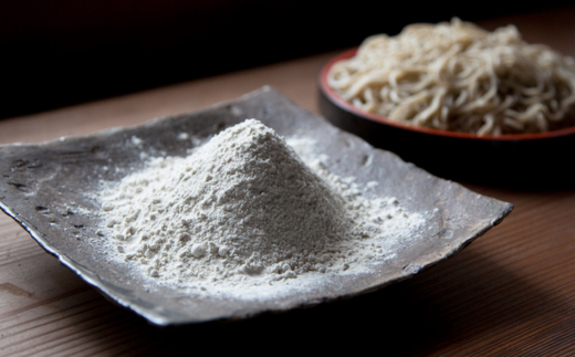 石臼びき 常陸秋そば 200g×12本 24人前 | 茨城県 常陸太田市 常陸秋そば 蕎麦 ソバ そば 人気 贈答 こだわり そば粉 蕎麦粉 風味 香り 挽きたて 秋そば お祝い 贈り物 ギフト 年越しそば 引っ越しそば 父の日 敬老の日