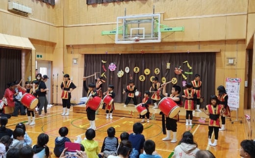 【子どもの居場所】ひとり親家庭と子供のための子育て支援(4500円分) 支援金 こども食堂 返礼品なし 感謝状 体験学習 学習支援 食糧支援 食事支援 母子家庭 父子家庭 支援寄附金 応援 子育て 貧困 居場所 ボランティア 沖縄県 沖縄市 沖縄 3peace58