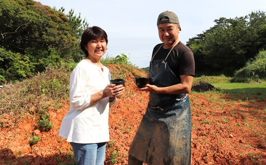 久米島の土100％で制作！ペアシーサー（台座付き）