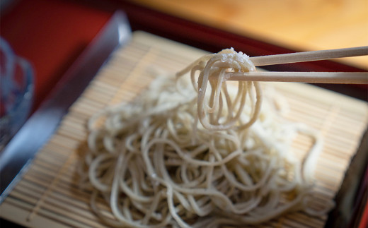 農家レストランの石臼挽き手打ちした十割蕎麦2名様お食事券【1242904】