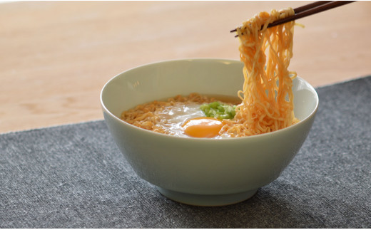 有田焼 究極のラーメン鉢 青白磁（レンゲ付き）【まるぶん】食器 器 うつわ ブルー A14-115