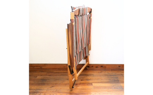 折りたたみチェア OUTSIDE IN KachaKacha Mid Chair - Clay Stripe （カチャカチャミッドチェア-クレイストライプ） 木製 折りたたみアウトドアチェア アウトドア用品 キャンプ用品 燕三条製 [OUTSIDE IN] 【132S007】