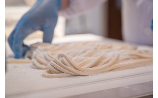 一度食べたらくせになる！！「御殿場名物　まえはらのうどん」生麺、つけ汁セット　4人前｜冷蔵便 時短 太麺 肉うどん
※北海道・沖縄・離島への配送不可