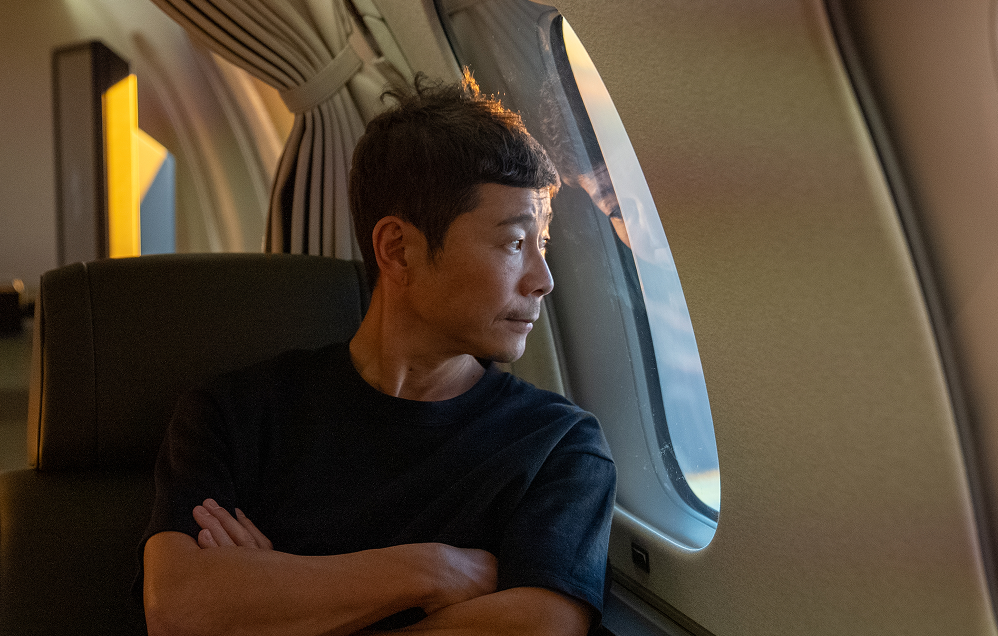 ジェット機に乗っている前澤の画像