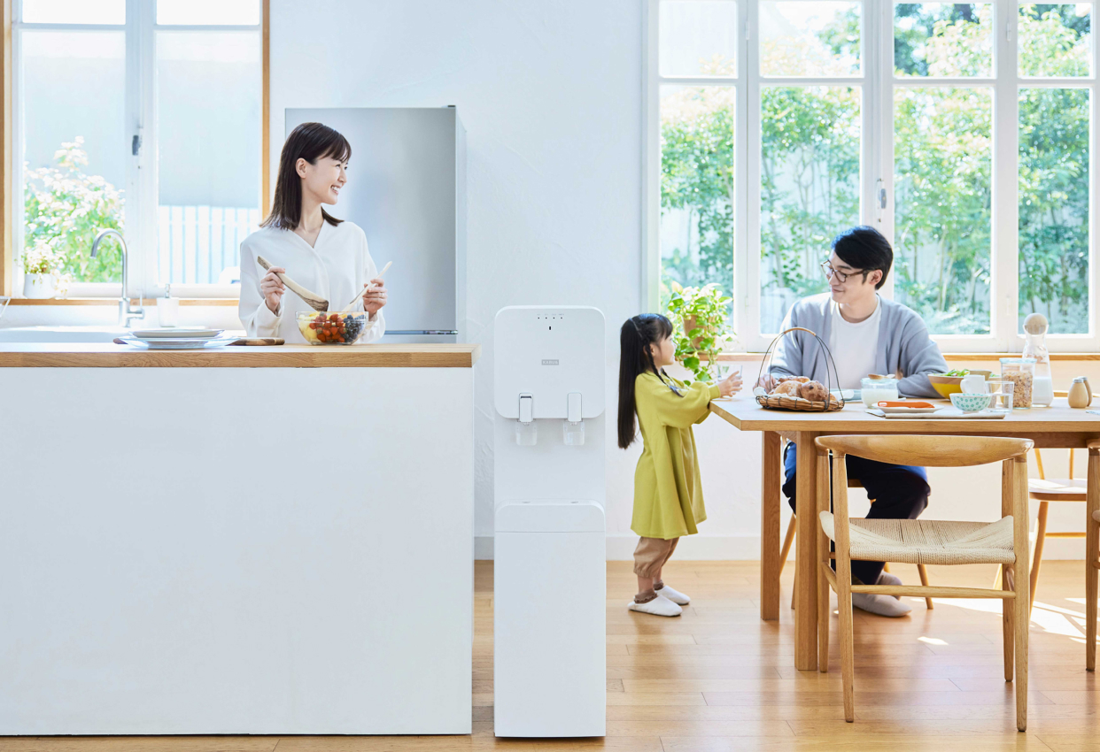 サムフィットウォーターサーバー 黒 速報】プレミアムウォーターから「famfit」新登場！新しい